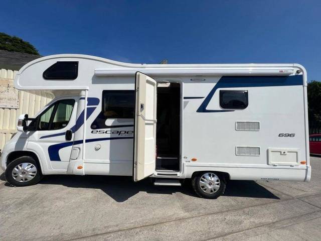 Swift Escape 696 2.3 SWIFT ESCAPE 696 Motor Caravan Diesel WHITE