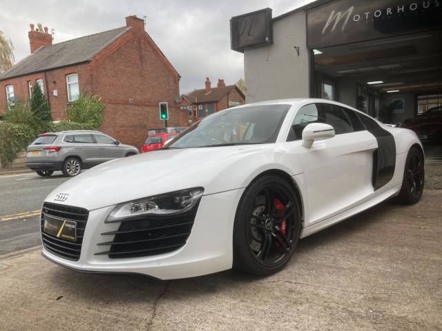 Audi R8 4.2 FSI Quattro 2dr Coupe Petrol WHITE