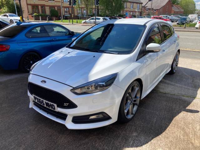 Ford Focus 2.0T EcoBoost ST-3 5dr Hatchback Petrol WHITE